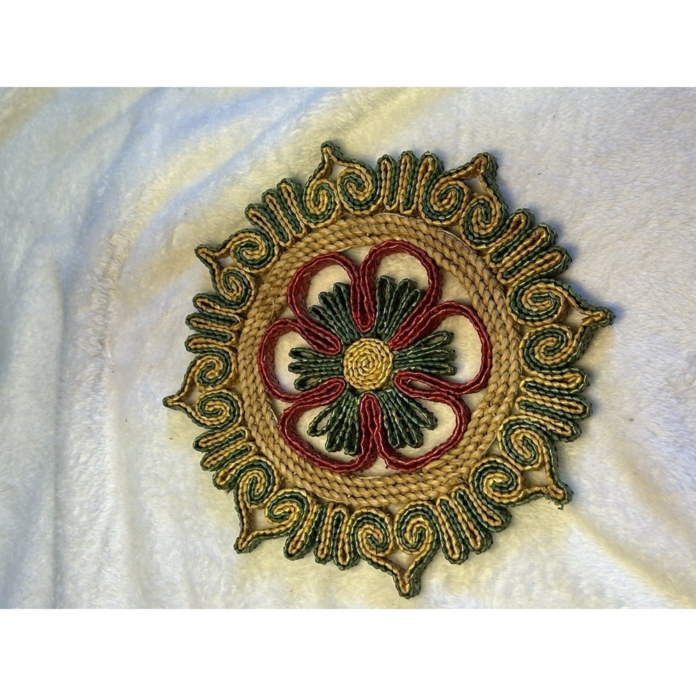 Vintage Woven Straw Trivet Boho Floral Braided Hot Pad Red Green Natural Fiber
